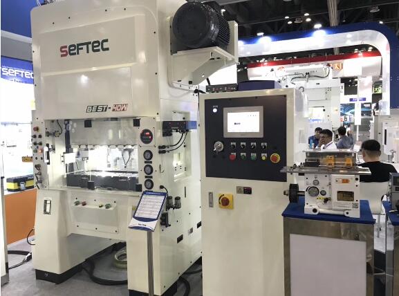 送料機的旋轉（zhuǎn）和送料模塊應（yīng）該怎麽使用？